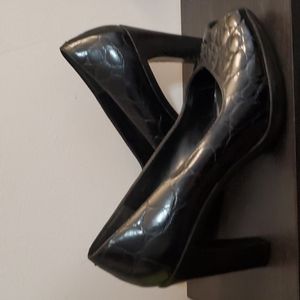 Nine west peep toe heels Size 8M